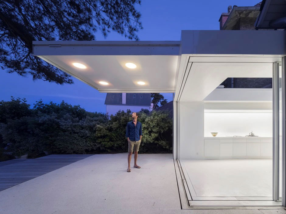 Topless House