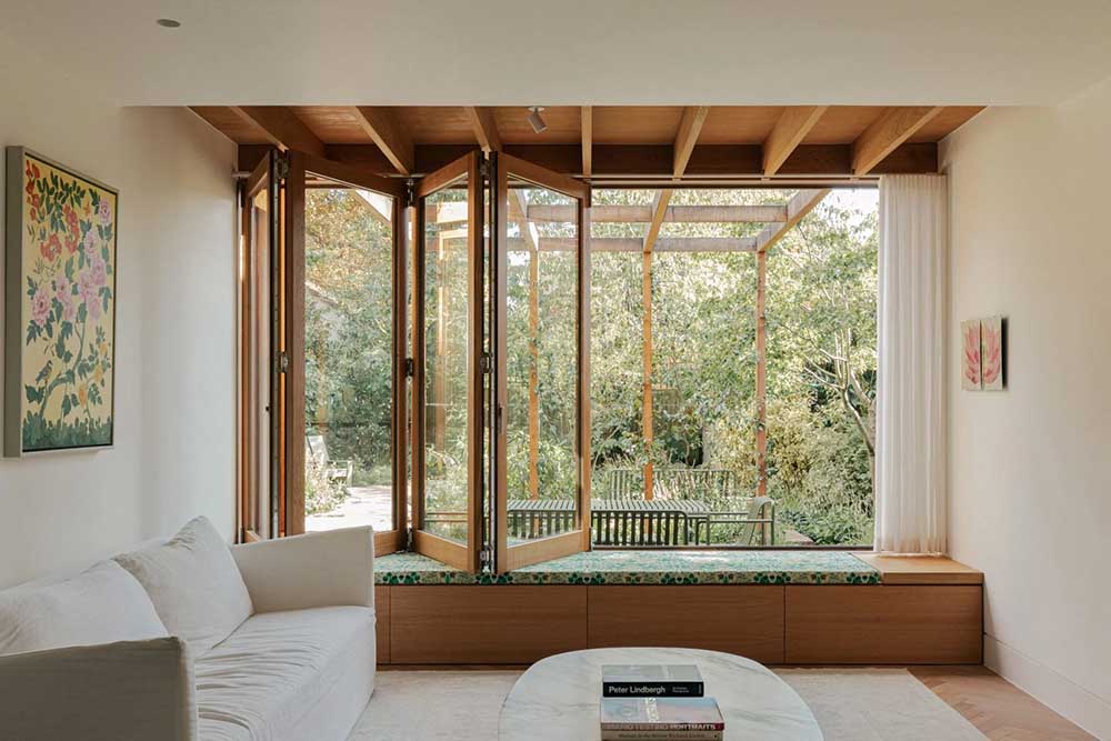 ROAR Architects