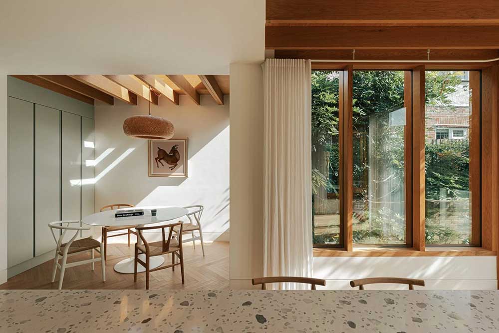 ROAR Architects